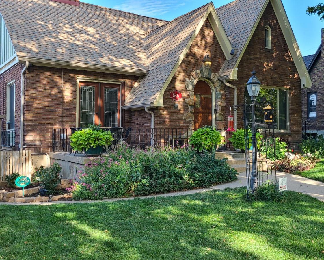 Desoto Tudor On Capitol Hill Bed & Breakfast Salt Lake City Exterior photo